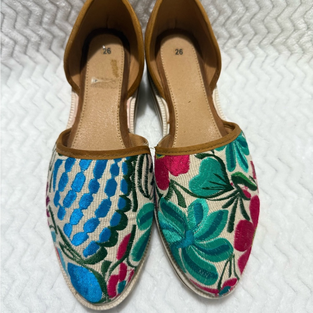 Floral Embroidered Women's Shoes